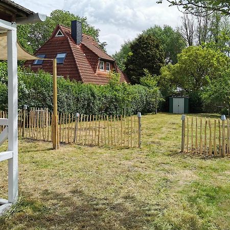 Ferienglueck An Der Nordsee Buche Deine Erdgeschoss-Ferienwohnung Mit Kamin Terrasse Und Eingezaeuntem Garten Fuer Unvergessliche Auszeiten Altfunnixsiel Εξωτερικό φωτογραφία