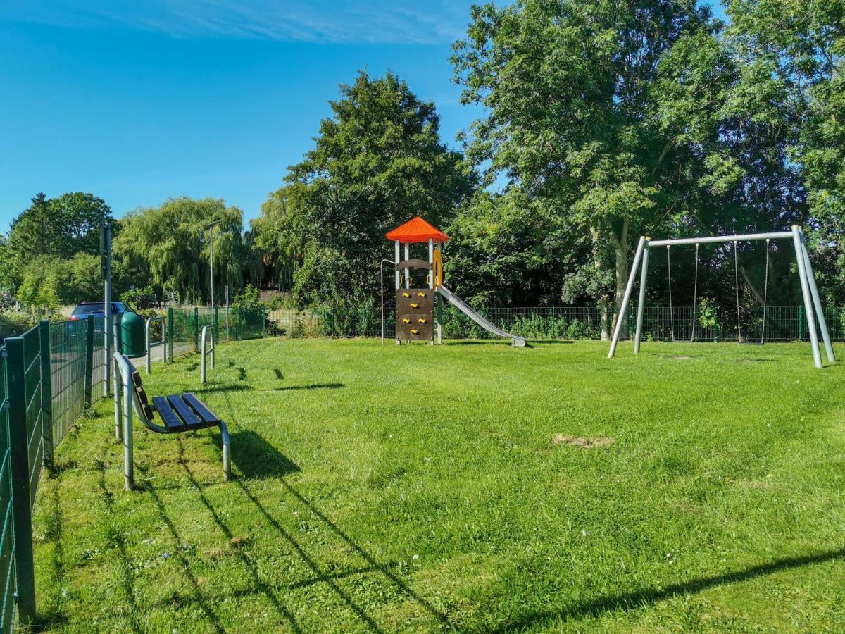 Ferienglueck An Der Nordsee Buche Deine Erdgeschoss-Ferienwohnung Mit Kamin Terrasse Und Eingezaeuntem Garten Fuer Unvergessliche Auszeiten Altfunnixsiel Εξωτερικό φωτογραφία