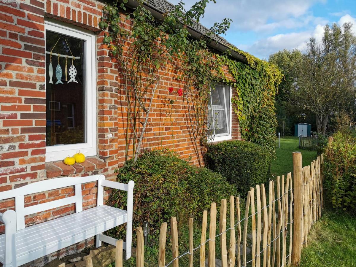 Ferienglueck An Der Nordsee Buche Deine Erdgeschoss-Ferienwohnung Mit Kamin Terrasse Und Eingezaeuntem Garten Fuer Unvergessliche Auszeiten Altfunnixsiel Εξωτερικό φωτογραφία