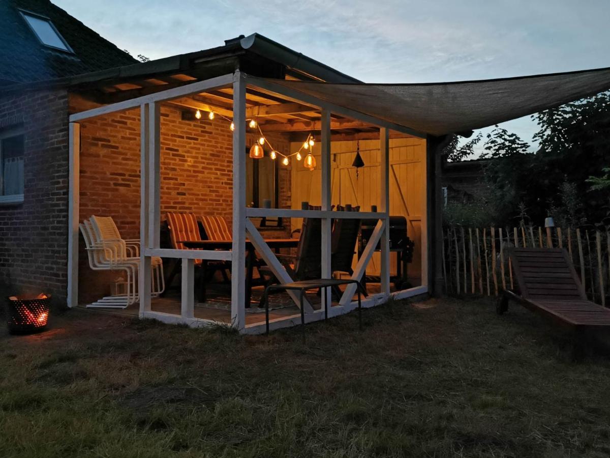 Ferienglueck An Der Nordsee Buche Deine Erdgeschoss-Ferienwohnung Mit Kamin Terrasse Und Eingezaeuntem Garten Fuer Unvergessliche Auszeiten Altfunnixsiel Εξωτερικό φωτογραφία